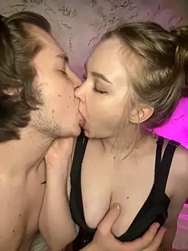 Snapshot of Family-Mm1 chatting on 15, 3, 2026 Family-Mm1 online show from 15, 3, 2026