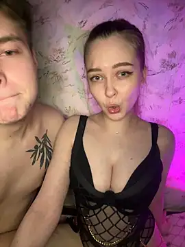 Snapshot of Family-Mm1 chatting on 6, 4, 2026 Family-Mm1 online show from 6, 4, 2026