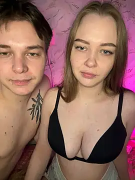 Snapshot of Family-Mm1 chatting on 13, 4, 2026 Family-Mm1 online show from 13, 4, 2026