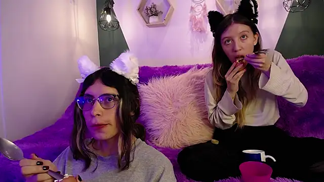 Snapshot of BRIAR_AND_BLAIR chatting on 9, 1, 2025 BRIAR AND BLAIR online show from 9, 1, 2025