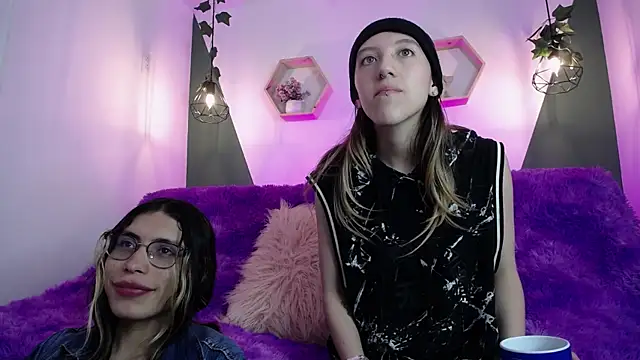 Snapshot of BRIAR_AND_BLAIR chatting on 3, 2, 2025 BRIAR AND BLAIR online show from 3, 2, 2025