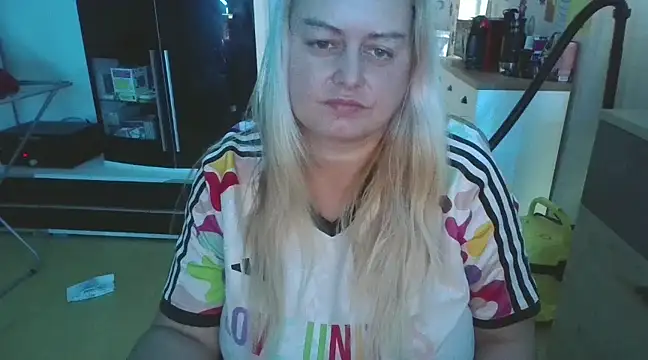 Meliss Official9 online show from 20, 2, 2025