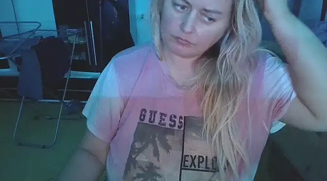 Meliss Official9 online show from 24, 2, 2025
