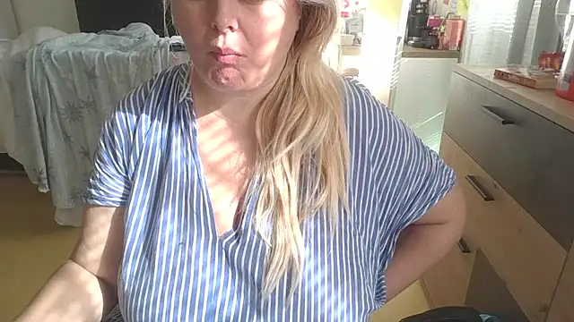 Meliss Official9 online show from 2, 3, 2025