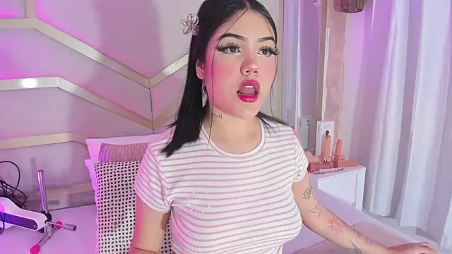 Snapshot of dollsweety chatting on 1, 10, 2025 dollsweety online show from 1, 10, 2025
