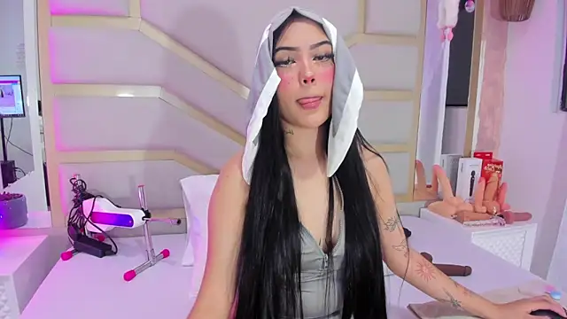 Snapshot of dollsweety chatting on 10, 10, 2025 dollsweety online show from 10, 10, 2025