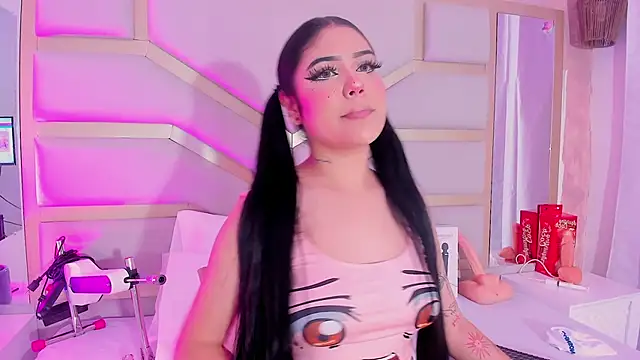 Snapshot of dollsweety chatting on 10, 11, 2025 dollsweety online show from 10, 11, 2025