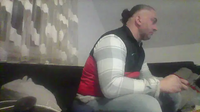 Snapshot of NewyorkDimi chatting on 2, 2, 2025 NewyorkDimi online show from 2, 2, 2025