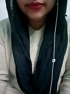 Snapshot of Alia-07 chatting on 4, 12, 2024 Alia-07 online show from 4, 12, 2024