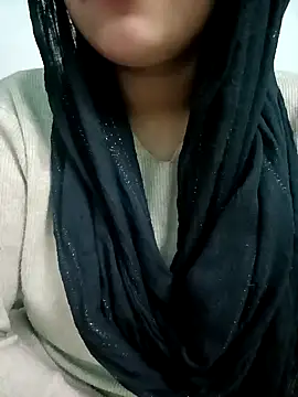 Snapshot of Alia-07 chatting on 4, 12, 2024 Alia-07 online show from 4, 12, 2024
