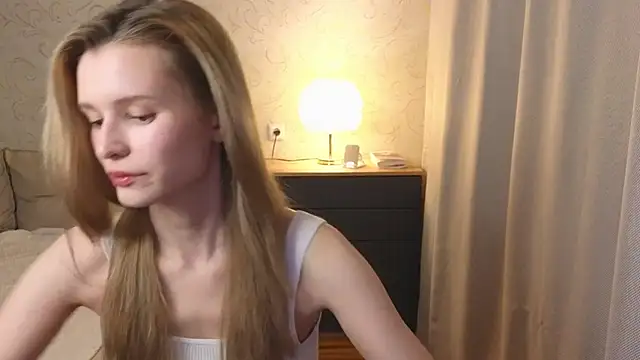 Snapshot of elsa_limerence chatting on 4, 5, 2026 elsa limerence online show from 4, 5, 2026