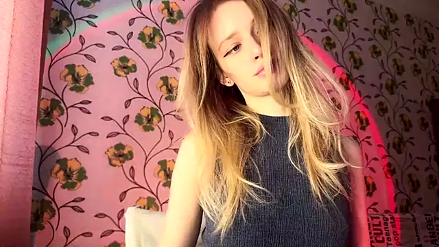 Snapshot of Evvie_Summn1 chatting on 21, 2, 2026 Evvie Summn1 online show from 21, 2, 2026