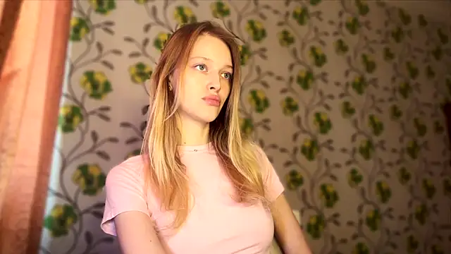 Snapshot of Evvie_Summn1 chatting on 23, 3, 2026 Evvie Summn1 online show from 23, 3, 2026