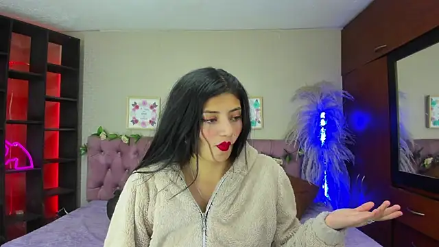 Lia Keen online show from 9, 12, 2024