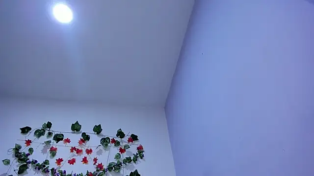 nicollee18 online show from 14, 2, 2025