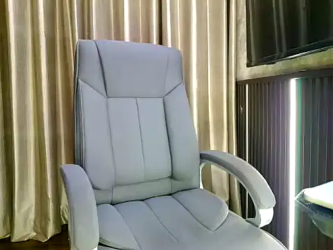 fabdemira online show from 3, 10, 2025