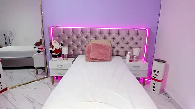 Anal Luucia online show from 7, 1, 2025