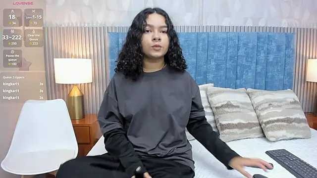 pretty sunlight  online show from 18, 1, 2026