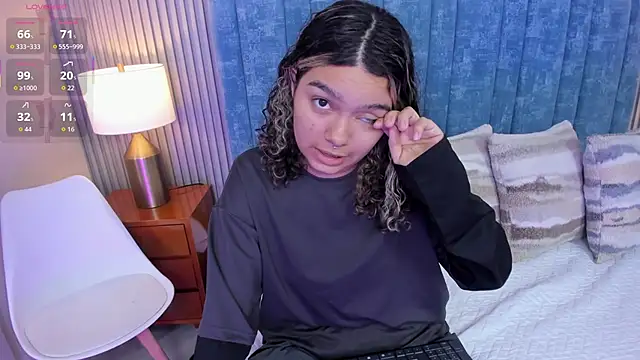 Snapshot of pretty_sunlight_ chatting on 5, 3, 2026 pretty sunlight online show from 5, 3, 2026