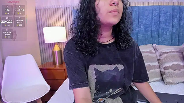 Snapshot of pretty_sunlight_ chatting on 2, 4, 2026 pretty sunlight online show from 2, 4, 2026