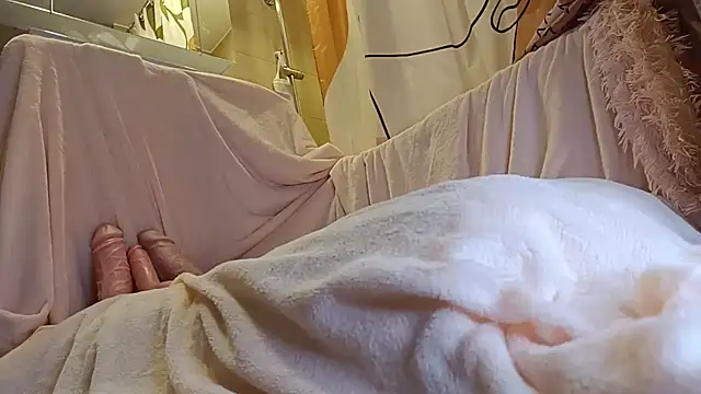 Snapshot of Hungry__Puppy chatting on 18, 9, 2025 Hungry Puppy online show from 18, 9, 2025