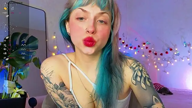 Snapshot of lavenderluxe chatting on 9, 2, 2026 lavenderluxe online show from 9, 2, 2026