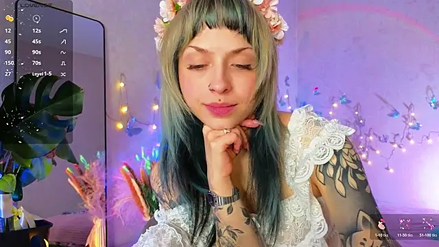 Snapshot of lavenderluxe chatting on 5, 3, 2026 lavenderluxe online show from 5, 3, 2026