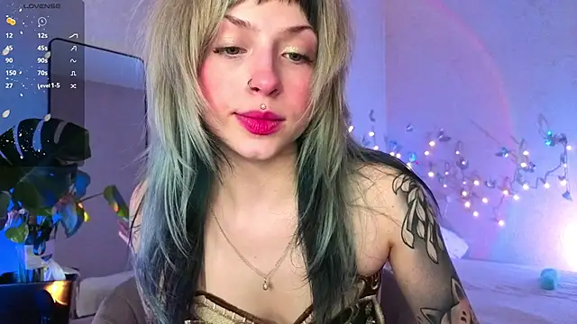 Snapshot of lavenderluxe chatting on 13, 3, 2026 lavenderluxe online show from 13, 3, 2026