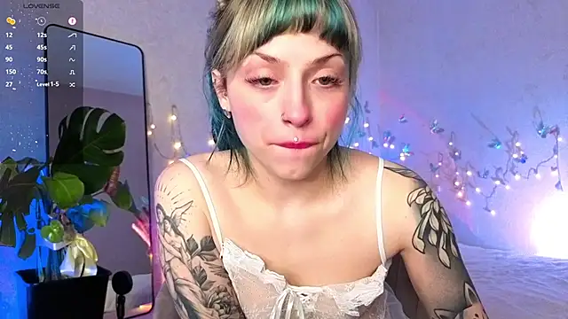 Snapshot of lavenderluxe chatting on 18, 3, 2026 lavenderluxe online show from 18, 3, 2026