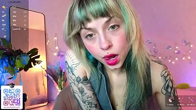 Snapshot of lavenderluxe chatting on 13, 4, 2026 lavenderluxe online show from 13, 4, 2026