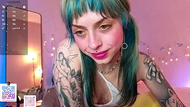 Snapshot of lavenderluxe chatting on 9, 5, 2026 lavenderluxe online show from 9, 5, 2026