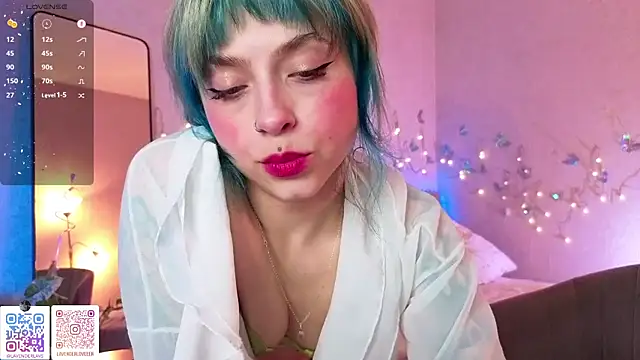 Snapshot of lavenderluxe chatting on 11, 5, 2026 lavenderluxe online show from 11, 5, 2026
