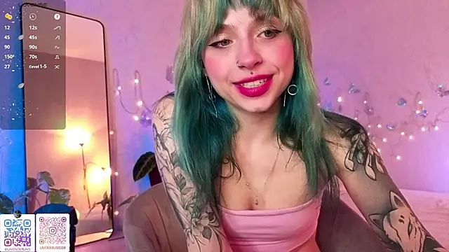 Snapshot of lavenderluxe chatting on 14, 5, 2026 lavenderluxe online show from 14, 5, 2026