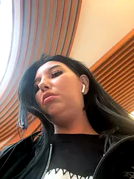 Snapshot of Tisha_Busty chatting on 28, 10, 2025 Tisha Busty online show from 28, 10, 2025