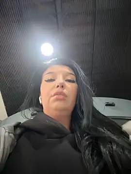 Snapshot of Tisha_Busty chatting on 17, 11, 2025 Tisha Busty online show from 17, 11, 2025