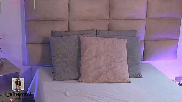 Snapshot of emma_brooks1 chatting on 22, 10, 2025 emma brooks1 online show from 22, 10, 2025