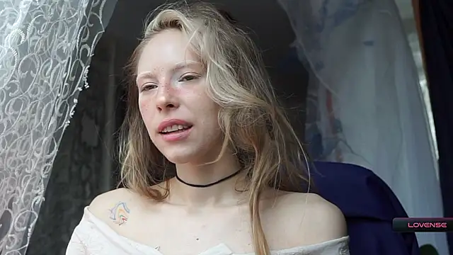 Snapshot of _Phantom_thread_ chatting on 12, 3, 2026 Phantom thread online show from 12, 3, 2026