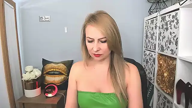 LatoyaRose online show from 26, 1, 2025