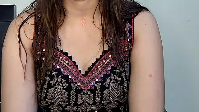 Snapshot of MIss-Naina chatting on 1, 11, 2025 MIss-Naina online show from 1, 11, 2025