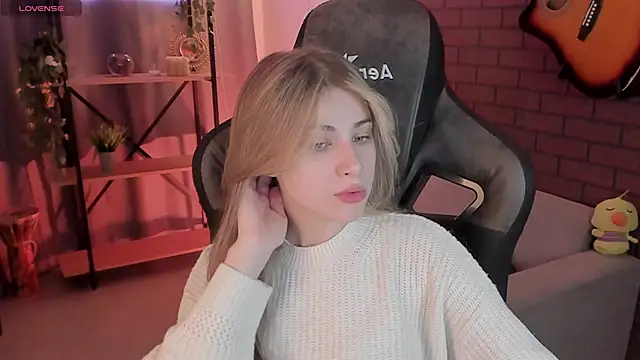 EllieCutes online show from 16, 12, 2024