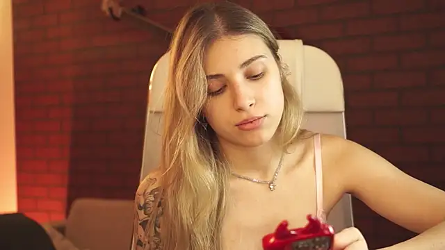 EllieCutes online show from 27, 9, 2025