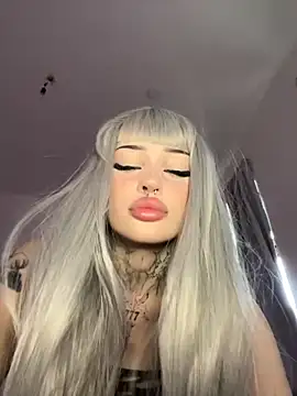 Snapshot of madelinexx chatting on 12, 9, 2025 madelinexx online show from 12, 9, 2025