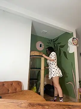 Elizabeth Dupont online show from 30, 9, 2025