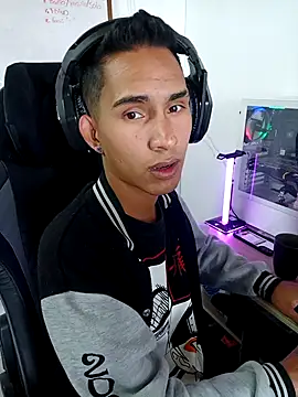 Snapshot of MillersKink chatting on 19, 9, 2025 MillersKink online show from 19, 9, 2025