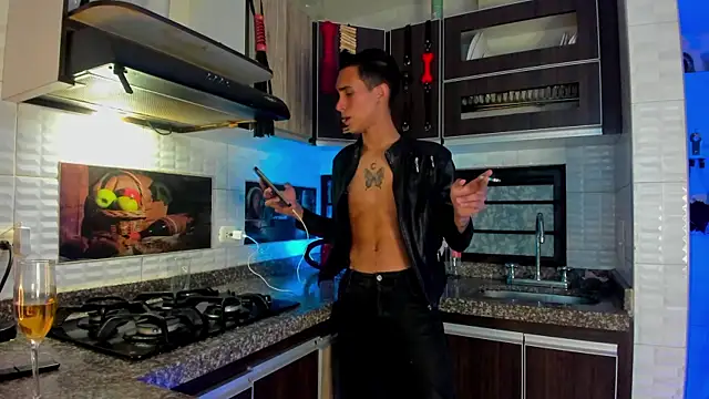 Snapshot of MillersKink chatting on 12, 11, 2025 MillersKink online show from 12, 11, 2025