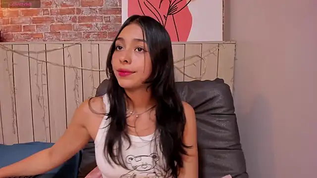 Snapshot of SophieBenson chatting on 26, 12, 2024 SophieBenson online show from 26, 12, 2024