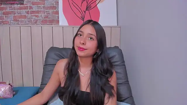 Snapshot of SophieBenson chatting on 10, 2, 2025 SophieBenson online show from 10, 2, 2025