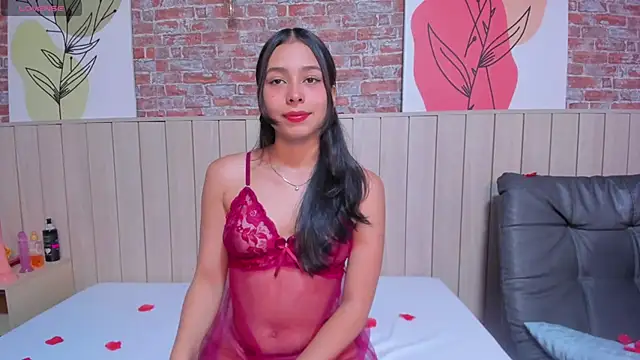 Snapshot of SophieBenson chatting on 14, 2, 2025 SophieBenson online show from 14, 2, 2025