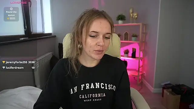 MaribelRiverr  online show from 2, 12, 2024
