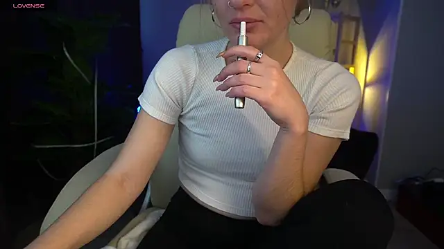 MaribelRiverr  online show from 6, 12, 2024